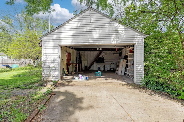 3204 Mcguffey Rd, Columbus, OH 43224 - detached garage with fence