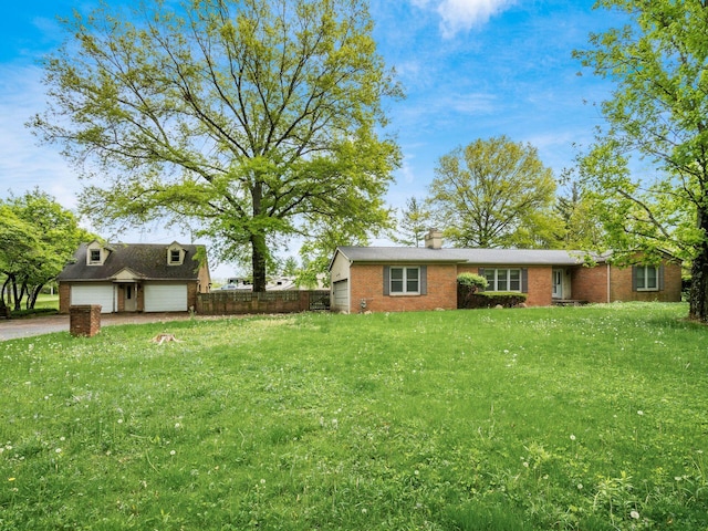 3182 Grey Fox Dr, Columbus, OH 43230 - view of yard featuring driveway
