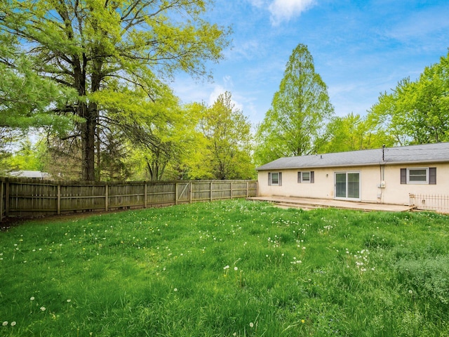 3182 Grey Fox Dr, Columbus, OH 43230 - view of yard with a patio area