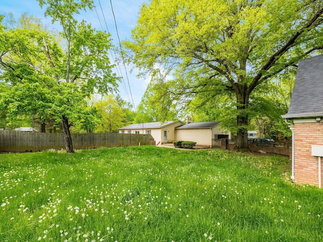 3182 Grey Fox Dr, Columbus, OH 43230 - view of yard