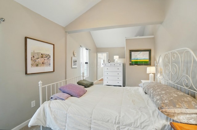 286 Rosslyn Ave, Columbus, OH 43214 - bedroom featuring lofted ceiling, carpet flooring, and baseboards