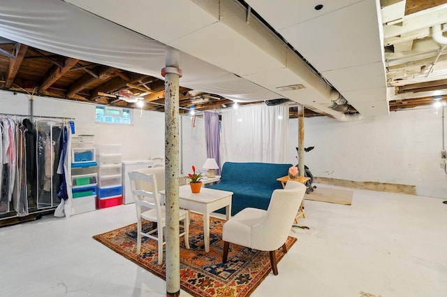 286 Rosslyn Ave, Columbus, OH 43214 - basement featuring fridge