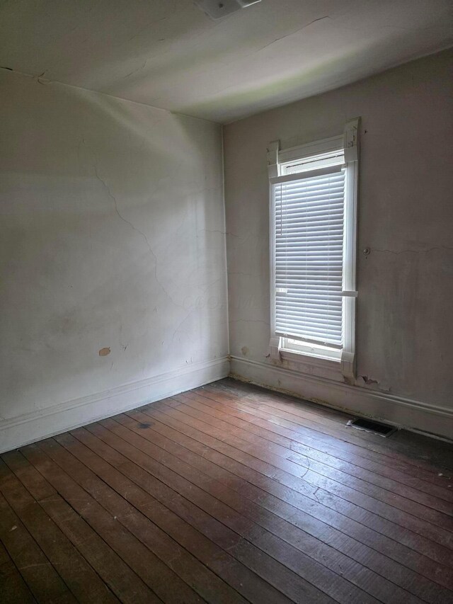 195 N Monroe Ave, Columbus, OH 43203 - spare room with hardwood / wood-style floors