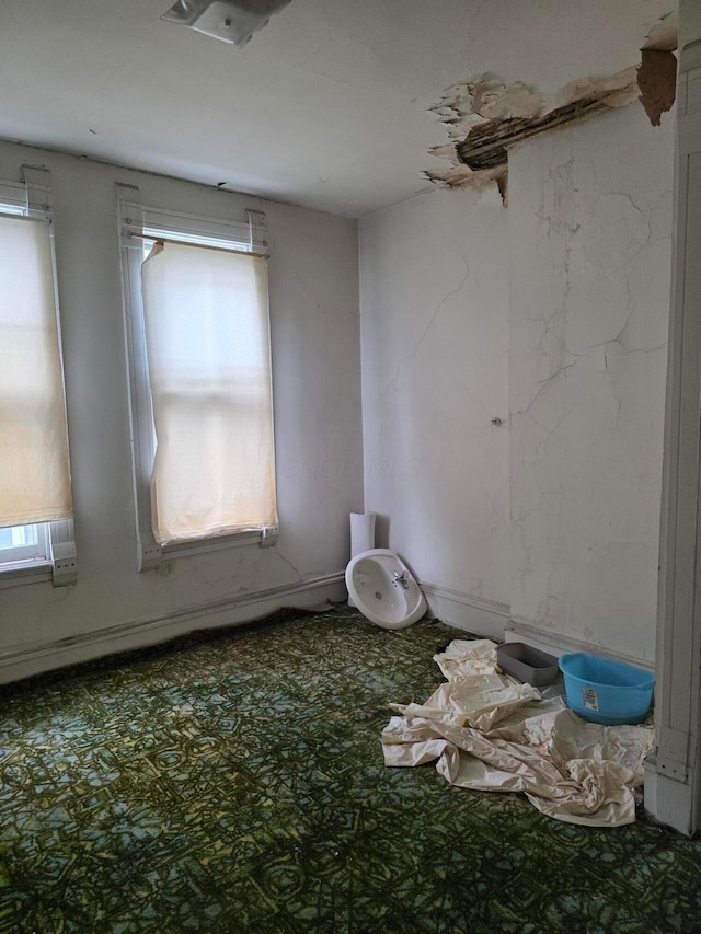 195 N Monroe Ave, Columbus, OH 43203 - unfurnished room with healthy amount of natural light