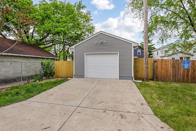 225 Reeb Ave, Columbus, OH 43207 - detached garage with driveway and a gate