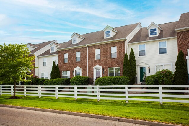 960 Hartford Village Blvd, Columbus, OH 43228 - view of front of property with brick siding