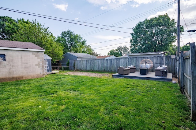 2806 Claude Dr, Columbus, OH 43207 - view of yard featuring an outdoor living space