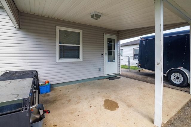 2806 Claude Dr, Columbus, OH 43207 - view of patio / terrace