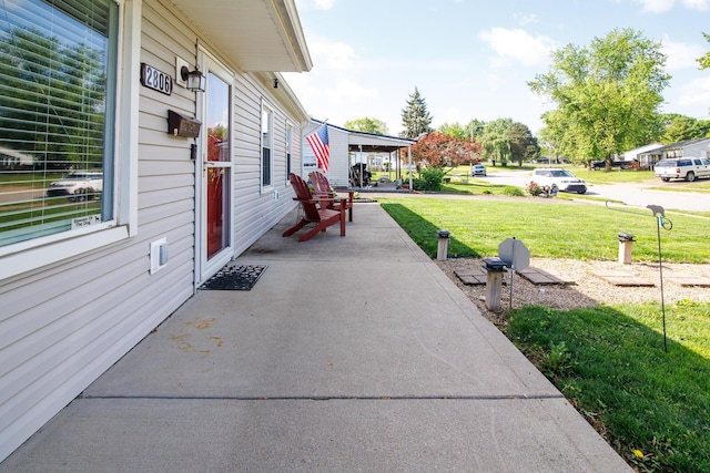 2806 Claude Dr, Columbus, OH 43207 - view of patio featuring a porch
