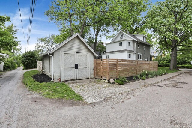 255 E Kelso Rd, Columbus, OH 43202 - view of shed featuring fence