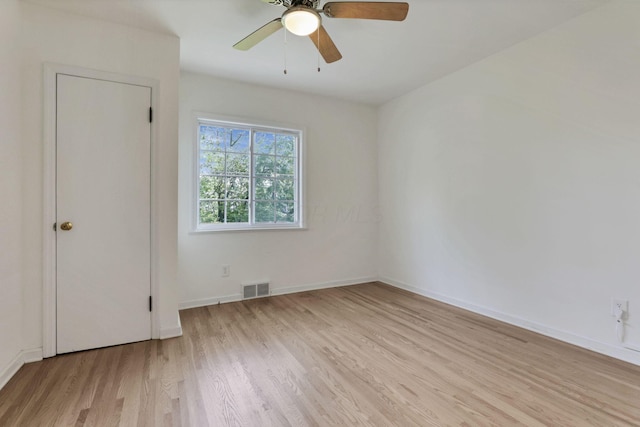 255 E Kelso Rd, Columbus, OH 43202 - spare room featuring light wood-style floors, baseboards, and ceiling fan
