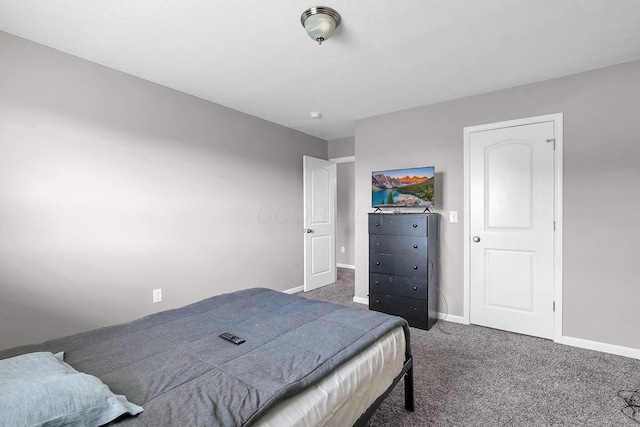 5617 Branchville Dr, Canal Winchester, OH 43110 - bedroom featuring carpet flooring and baseboards