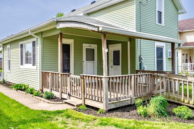 619 Sugar St, Marion, OH 43302 - view of front of home with a porch