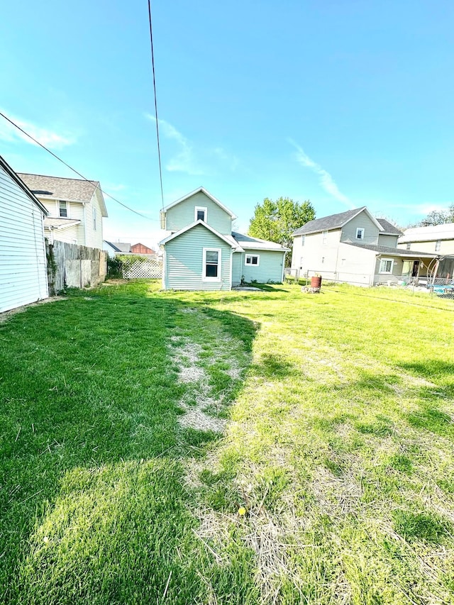 619 Sugar St, Marion, OH 43302 - view of yard