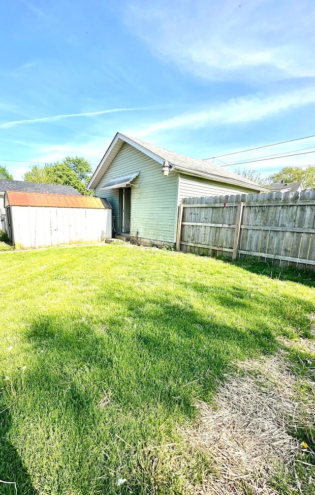 619 Sugar St, Marion, OH 43302 - rear view of house with an outdoor structure