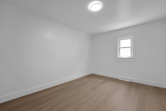 524 Avondale Ave, Marion, OH 43302 - empty room featuring baseboards and wood finished floors