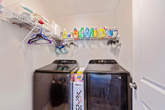 331 Hardwood Ave, Circleville, OH 43113 - washroom featuring independent washer and dryer