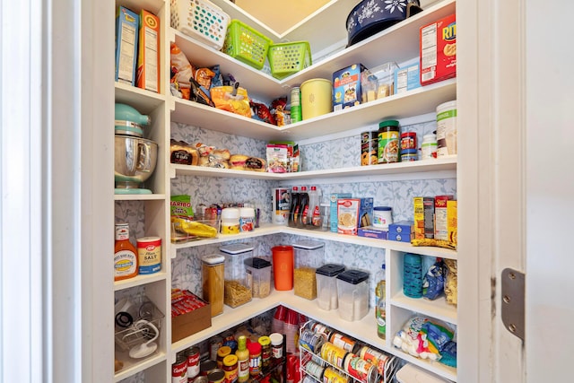 331 Hardwood Ave, Circleville, OH 43113 - view of pantry