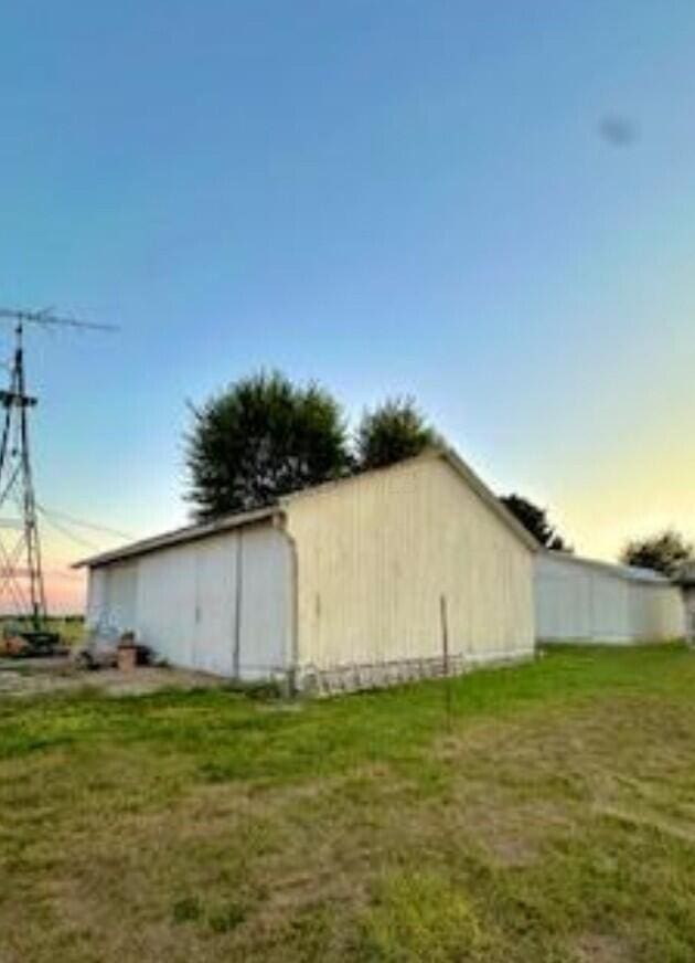 7378 Irvin Shoots Rd W, Morral, OH 43337 - view of pole building featuring a yard