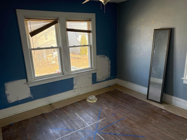1413 Minnesota Ave, Columbus, OH 43211 - empty room featuring baseboards