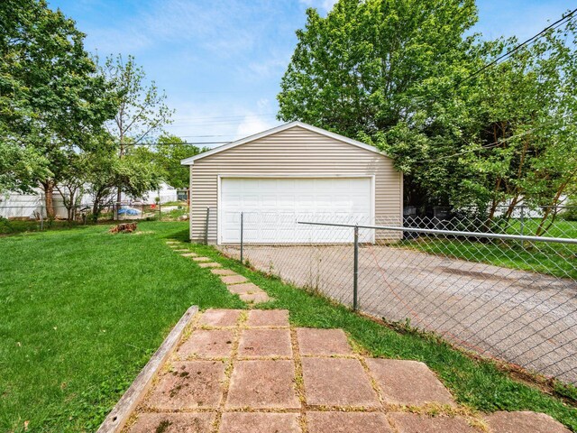 view of detached garage