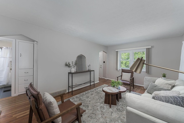 832 Oxley Rd, Columbus, OH 43212 - living room featuring wood finished floors and baseboards