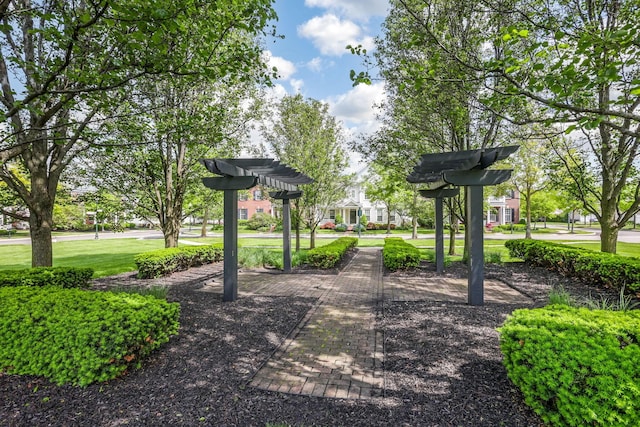 5119 Butterworth Green Dr, New Albany, OH 43054 - surrounding community with a pergola and a lawn