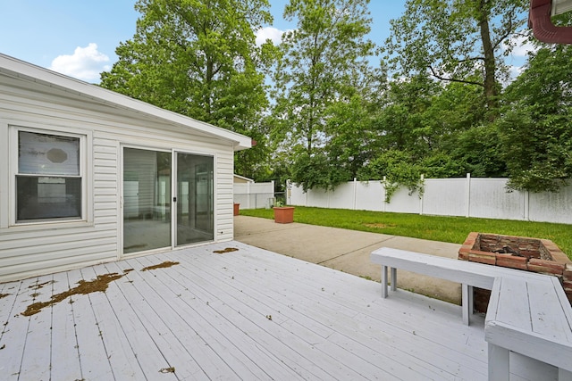 3368 Pine Valley Rd, Columbus, OH 43219 - view of wooden terrace