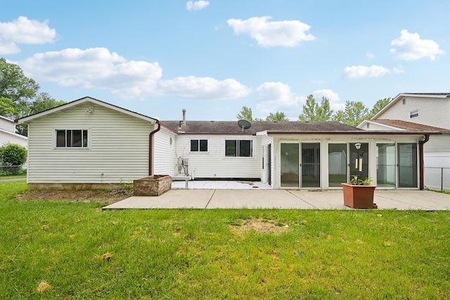 3368 Pine Valley Rd, Columbus, OH 43219 - rear view of house featuring a patio area and a sunroom