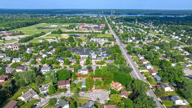 750 Pepper Ct, Westerville, OH 43082 - aerial view of property's location featuring a large body of water, property parcel outlined, and nearby suburban area