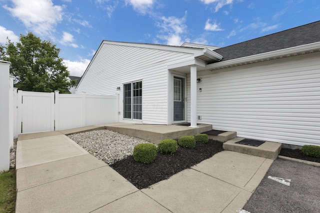 4712 Shalers Dr Unit 54A, Columbus, OH 43228 - property entrance with fence and a gate