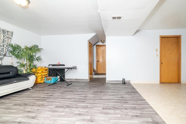 1469 Sandalwood Pl, Columbus, OH 43229 - living room featuring light wood-type flooring
