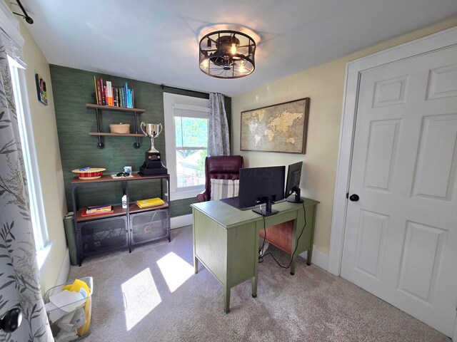 690 E Kossuth St, Columbus, OH 43206 - carpeted office with baseboards