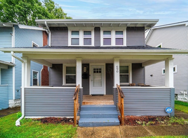 690 E Kossuth St, Columbus, OH 43206 - traditional style home with a porch