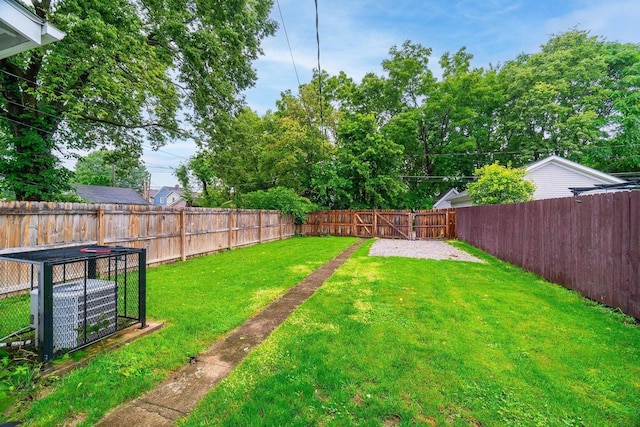690 E Kossuth St, Columbus, OH 43206 - view of yard