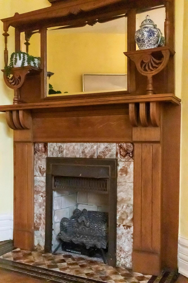 1042 Neil Ave, Columbus, OH 43201 - detailed view of a tiled fireplace