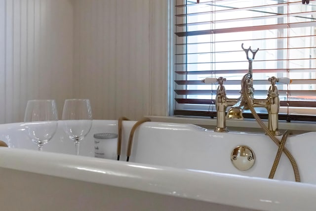 1042 Neil Ave, Columbus, OH 43201 - bathroom view of a tub to relax in