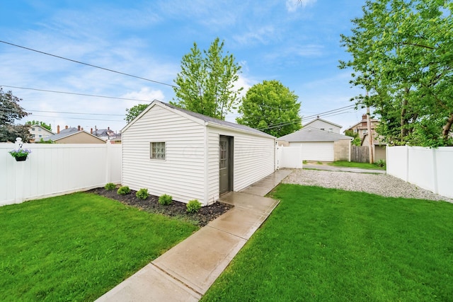46 E Markison Ave, Columbus, OH 43207 - view of yard with an outbuilding