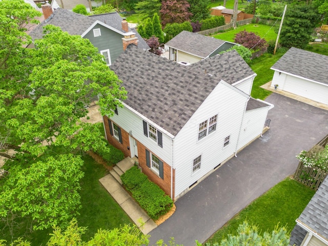 aerial view of property and surrounding area