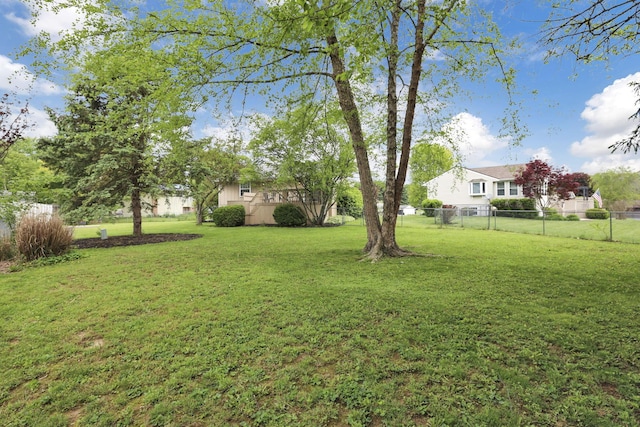 230 Clover Ct, Newark, OH 43055 - view of yard