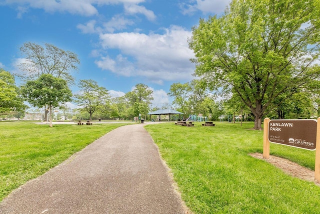 1674 Melrose Ave, Columbus, OH 43224 - view of asphalt driveway
