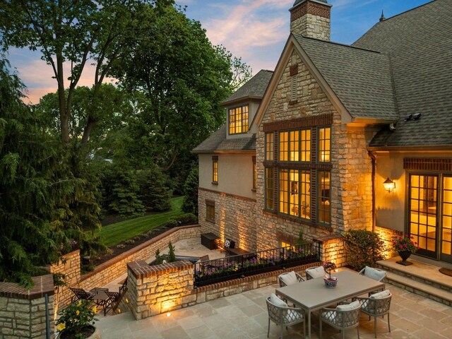 2060 Fontenay Pl, Upper Arlington, OH 43220 - view of patio with outdoor dining area