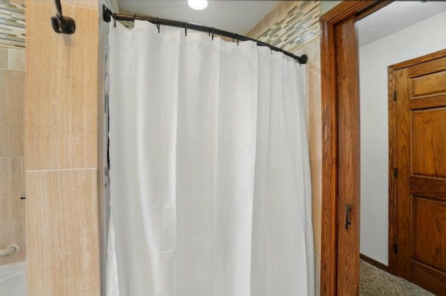 1407 Valley Dr, Marysville, OH 43040 - bathroom with a shower with curtain