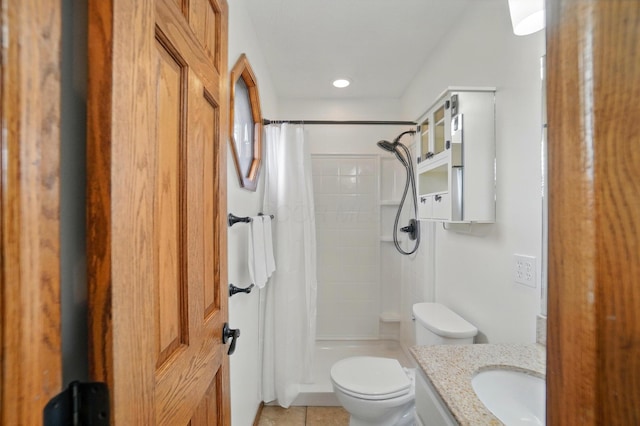 1407 Valley Dr, Marysville, OH 43040 - full bath featuring toilet, a shower with curtain, vanity, tile patterned flooring, and recessed lighting