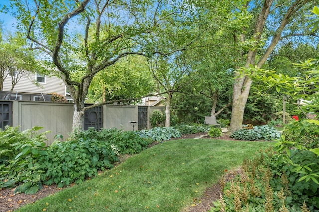 2790 Alliston Ct, Columbus, OH 43220 - view of yard