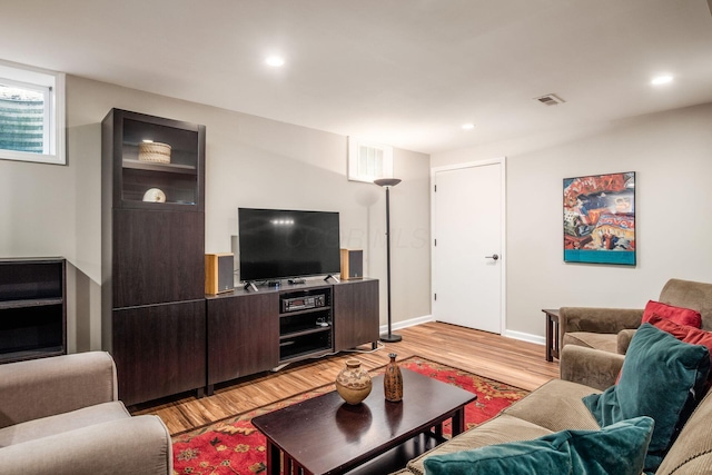 2790 Alliston Ct, Columbus, OH 43220 - living room with light wood-style floors, recessed lighting, and baseboards
