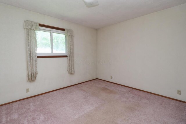 1294 Kings Corners Rd E, Mansfield, OH 44904 - unfurnished room featuring carpet floors and baseboards