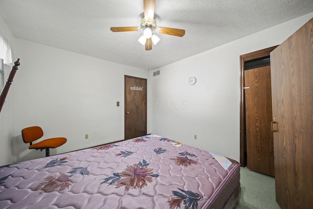 6329 Birkewood St, Columbus, OH 43229 - carpeted bedroom featuring a ceiling fan