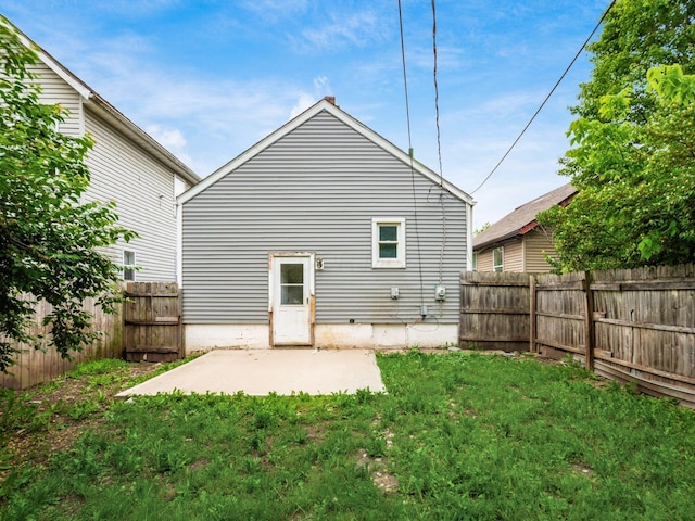 84 Meek Ave, Columbus, OH 43222 - back of property featuring a patio