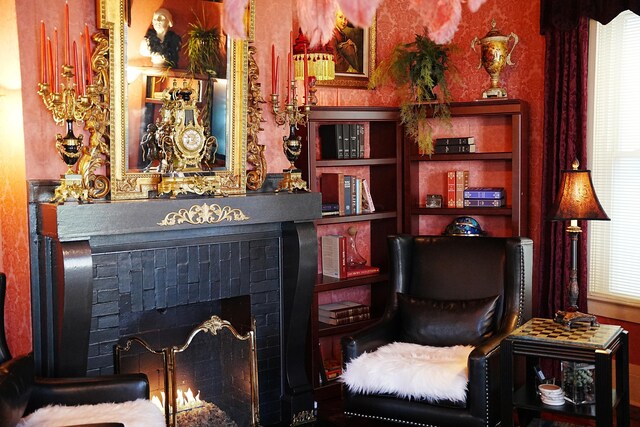 178 W 2nd St, Chillicothe, OH 45601 - sitting room with a fireplace